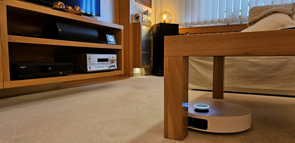 Dreame X50 Ultra v akci na vysokém koberci